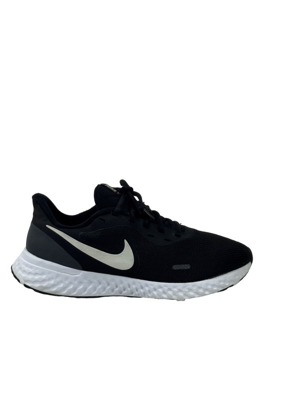 Nike Revolution 5