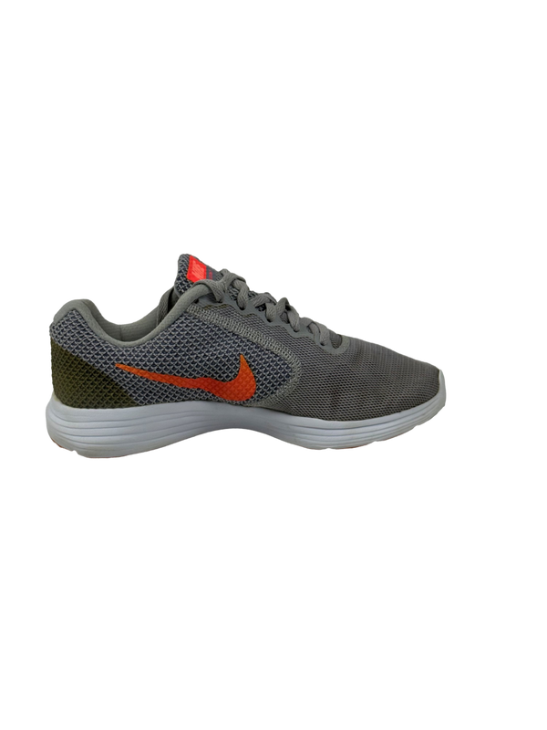 Nike Revolution 3