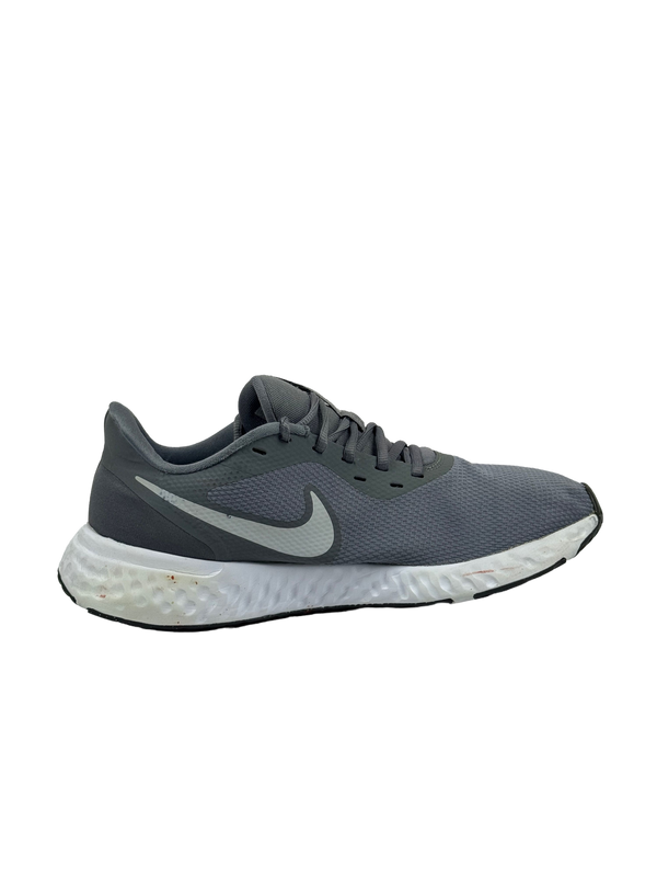 Nike Revolation