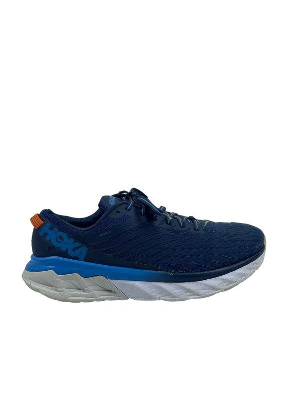 Hoka Arahi 4