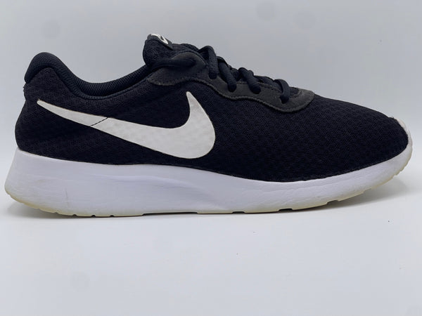 Nike Tanjun