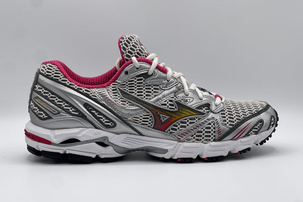 Mizuno Wave 26