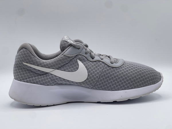 Nike Tanjun