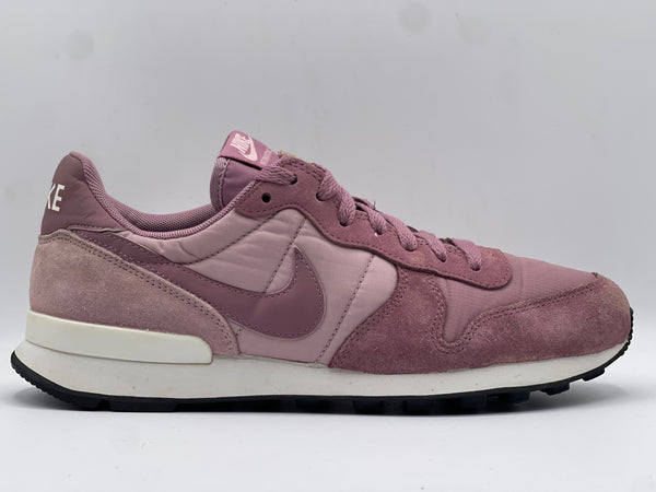Internationalist Women's Shoe